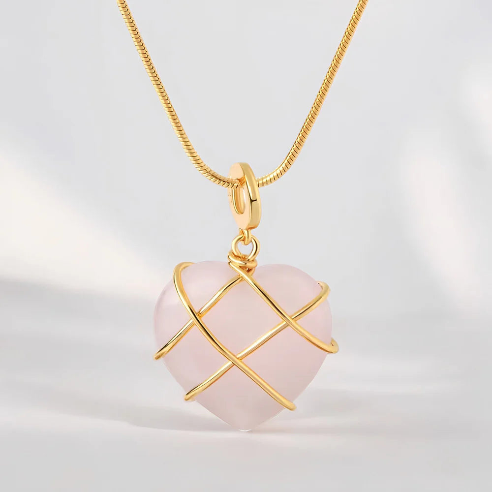 Pendentif_femme_quartz_rose_suspendu
