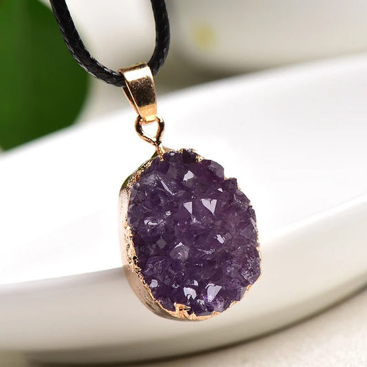 Pendentif Amethyste Brute Elegance Naturelle présentation