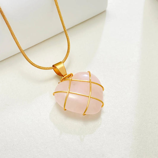 Pendentif femme quartz rose pose